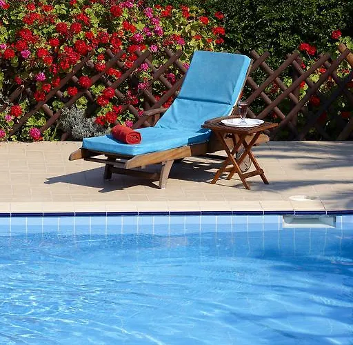 Nymfes * פורטו הלי