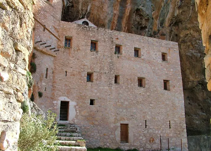 Nymfes * פורטו הלי